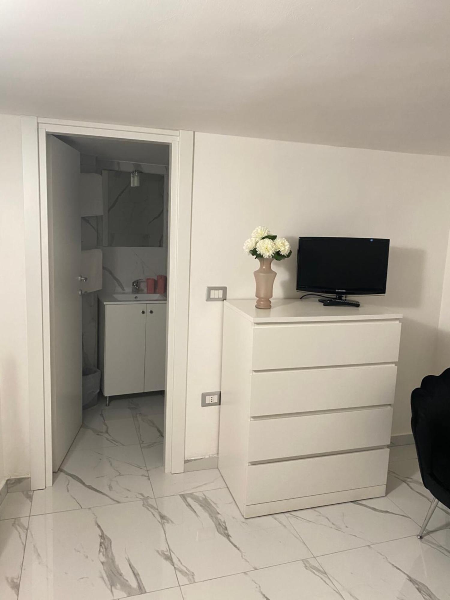 La Casetta Di Giovy Napoli Exterior foto